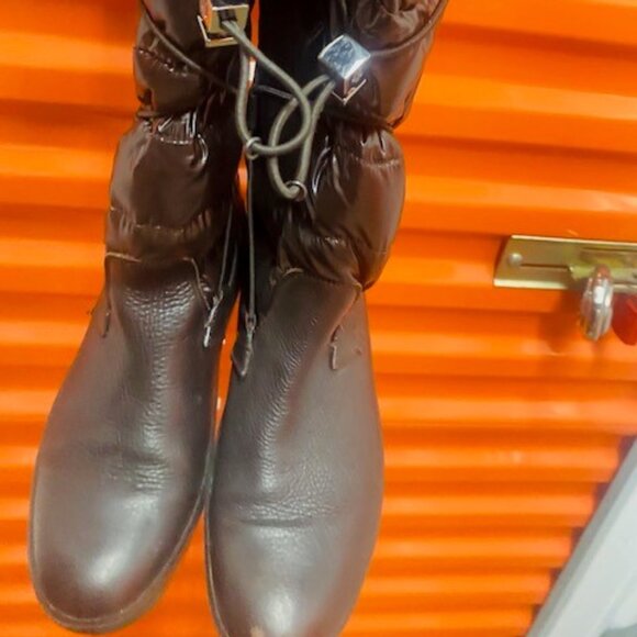 Authentic Moncler winter/snow boots - Picture 2 of 10